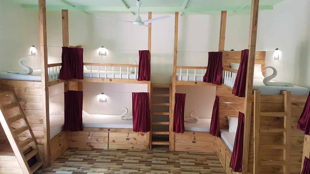 Curlies Zulu Land Hostel อันจูนา ภายนอก รูปภาพ
