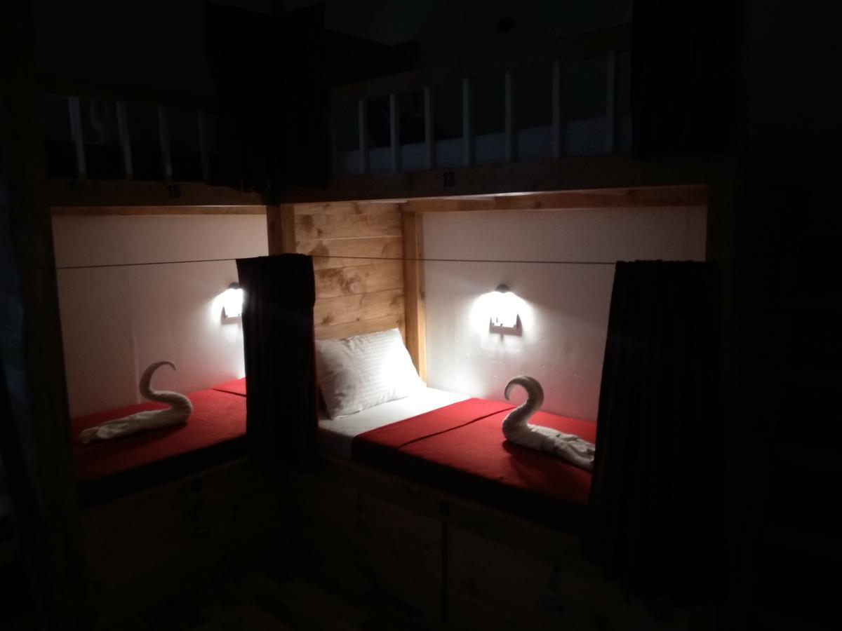 Curlies Zulu Land Hostel อันจูนา ภายนอก รูปภาพ