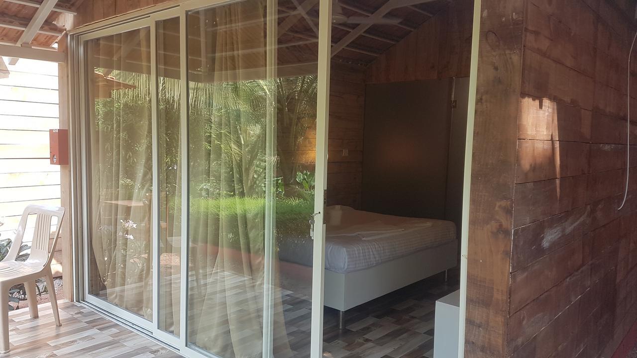Curlies Zulu Land Hostel อันจูนา ภายนอก รูปภาพ
