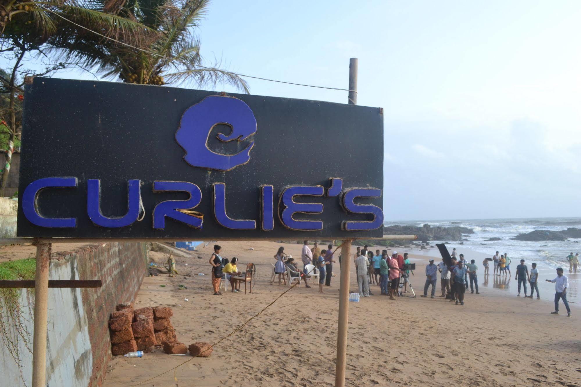 Curlies Zulu Land Hostel อันจูนา ภายนอก รูปภาพ